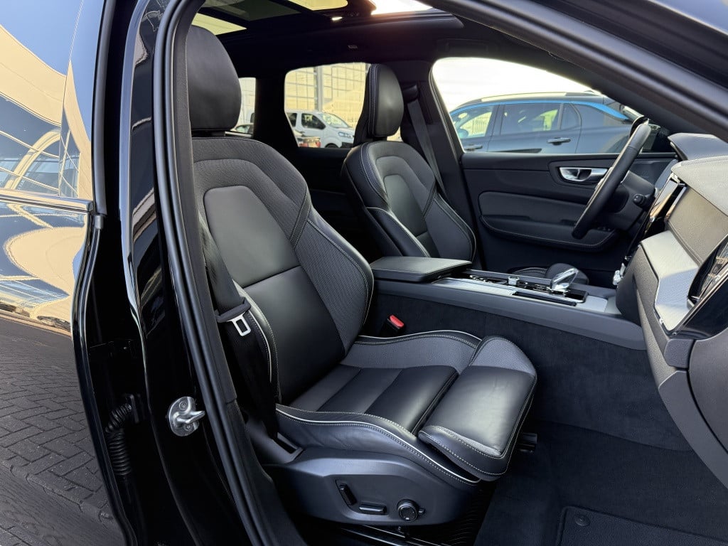 Volvo XC60 t6 398pk recharge black edition ultra dark full options !