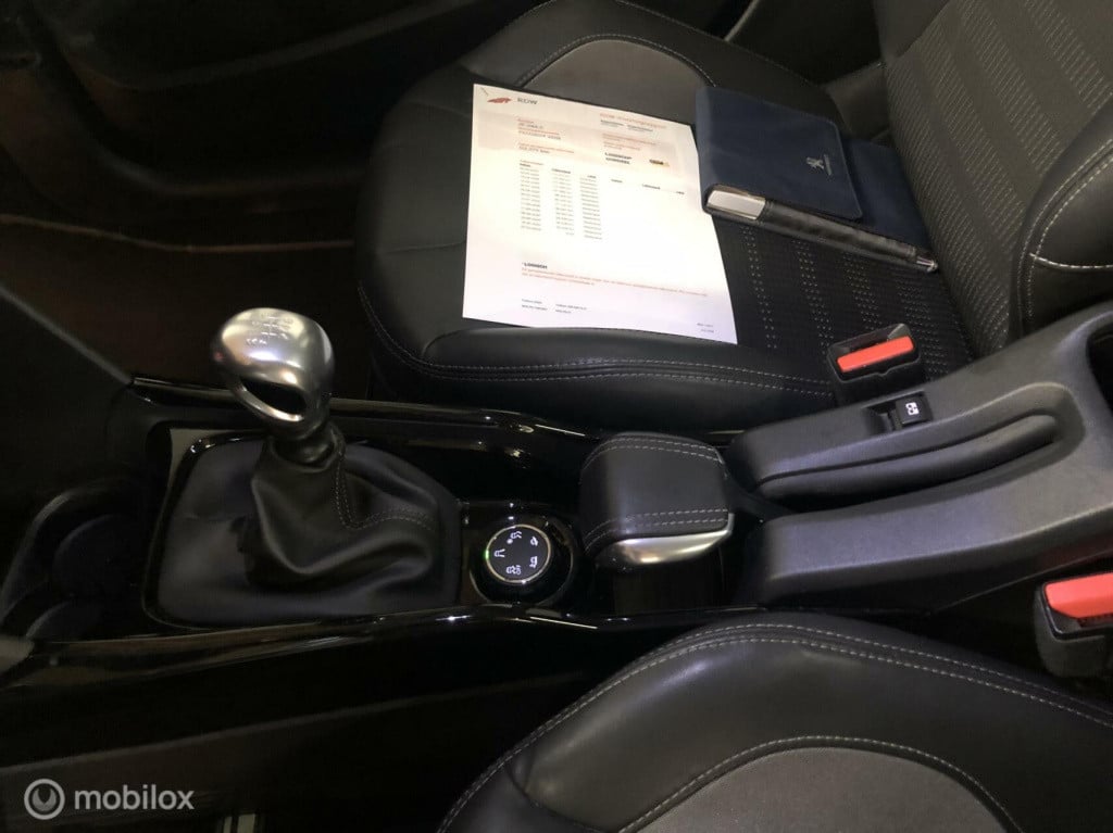 Peugeot 2008 1.2 puretech allure