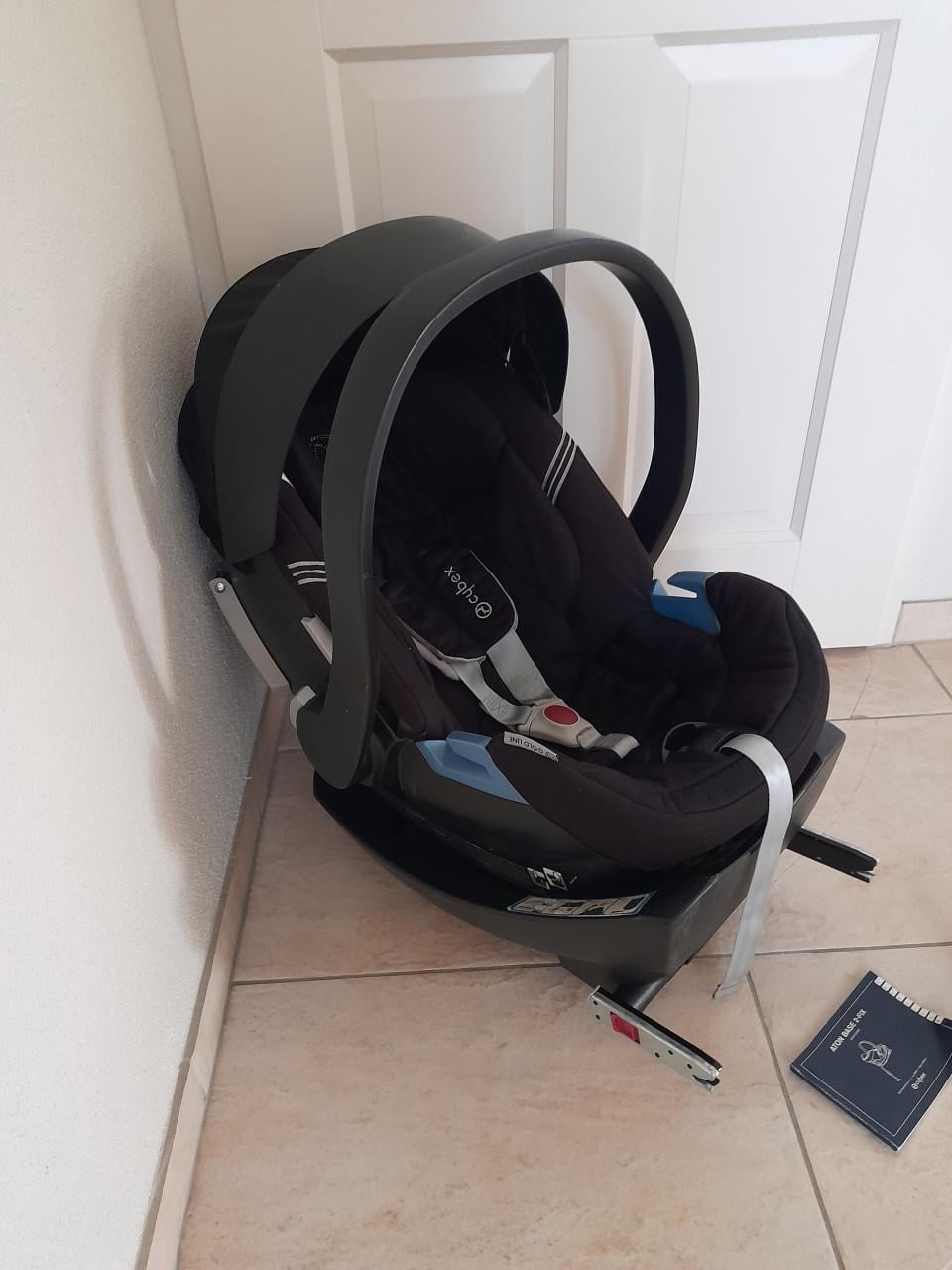Cybex Aton base 2-fix (in goede nette staat) 0 / 9 kg (isofix)
