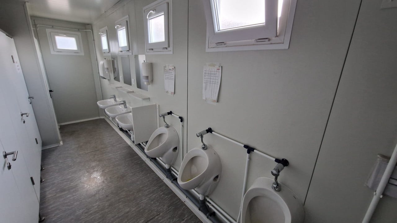 Verkleedruimte / sanitairunit / toiletunit / kantoorunit