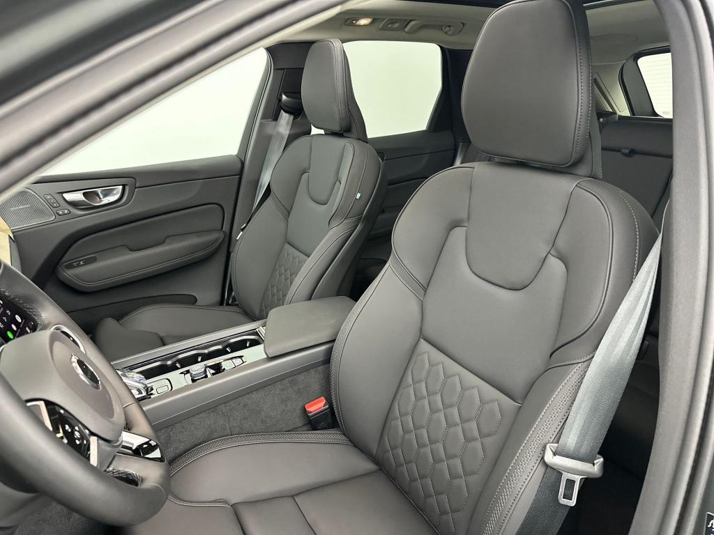 Volvo XC60 t6 398pk recharge ultra dark|