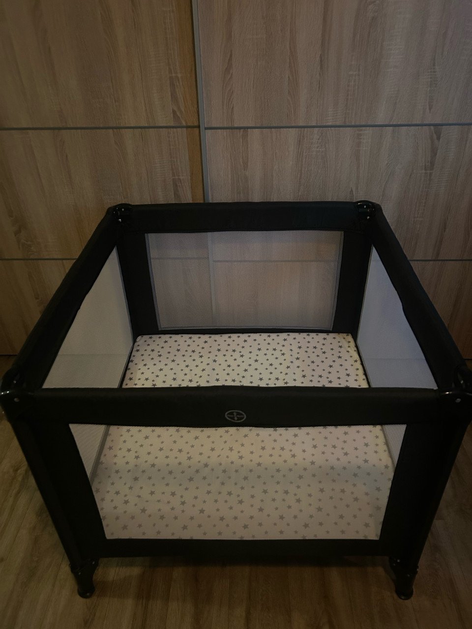 Opvouwbare babybox met matras