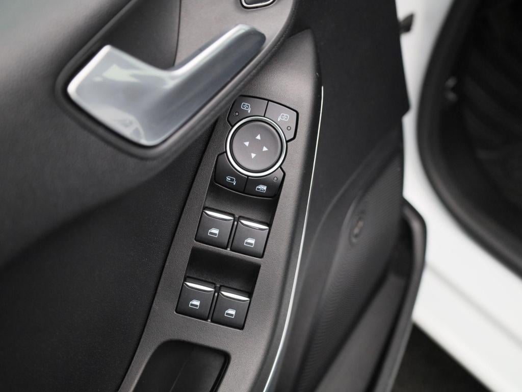 Ford Fiesta 1.0 ecoboost titanium x | lmv | parkeer sensoren | led | naviga