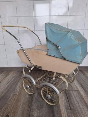 Vintage poppenwagen