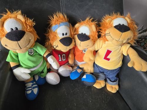 4 Loekie knuffels
