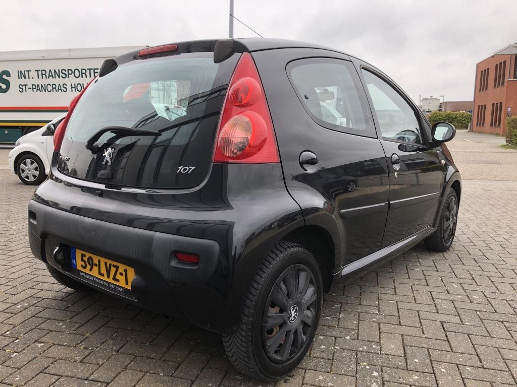 Peugeot 107 1.0-12v urban move