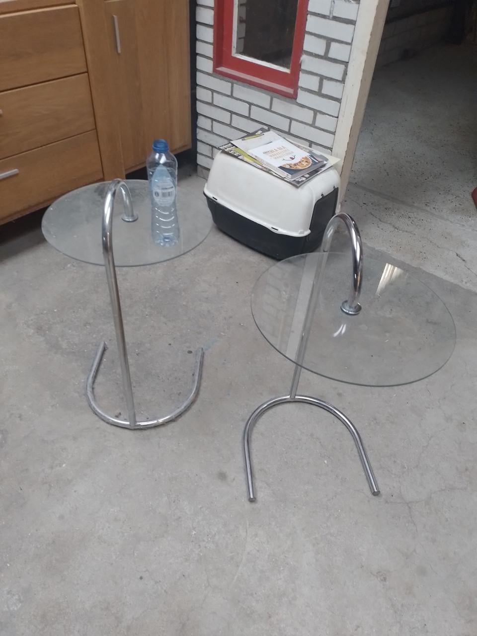 2 bijzet tafeltjes