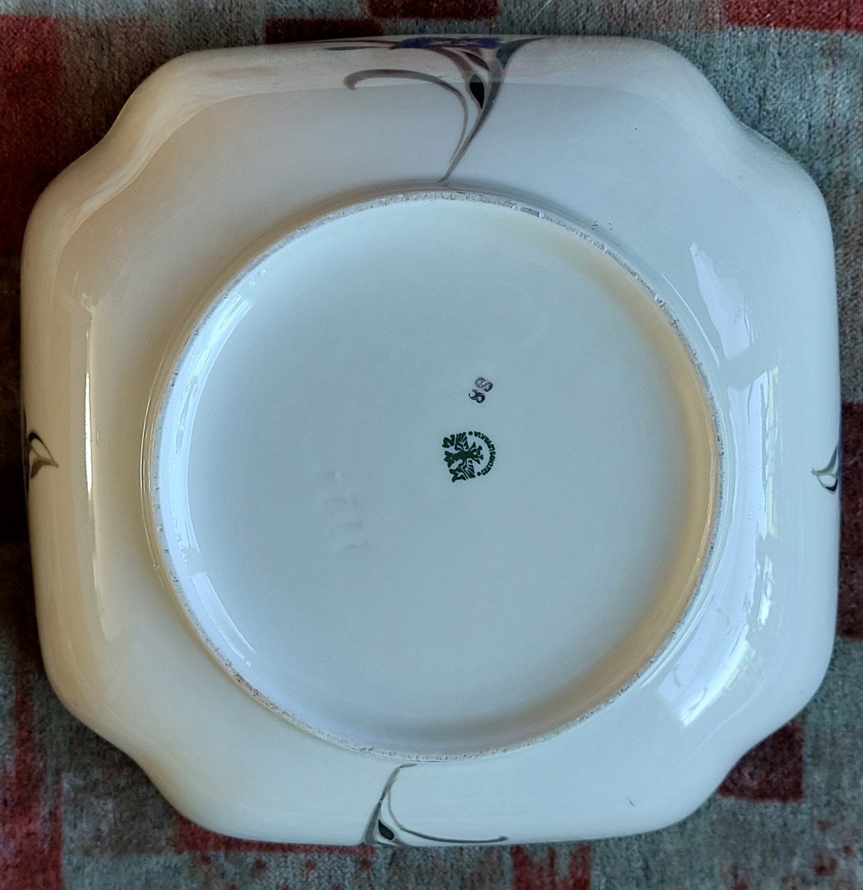 Schaal ø 24 cm.