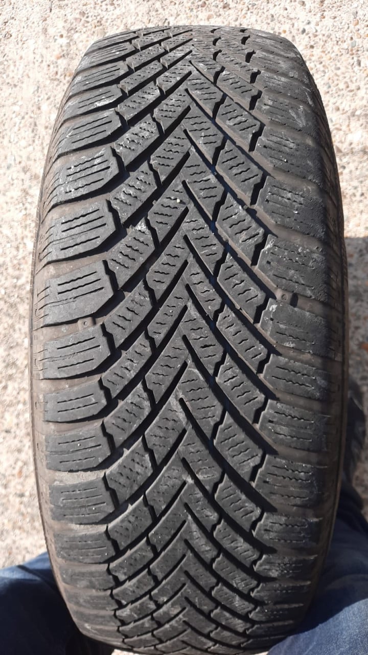 Continental winterbanden 205 x 65 R 15 T