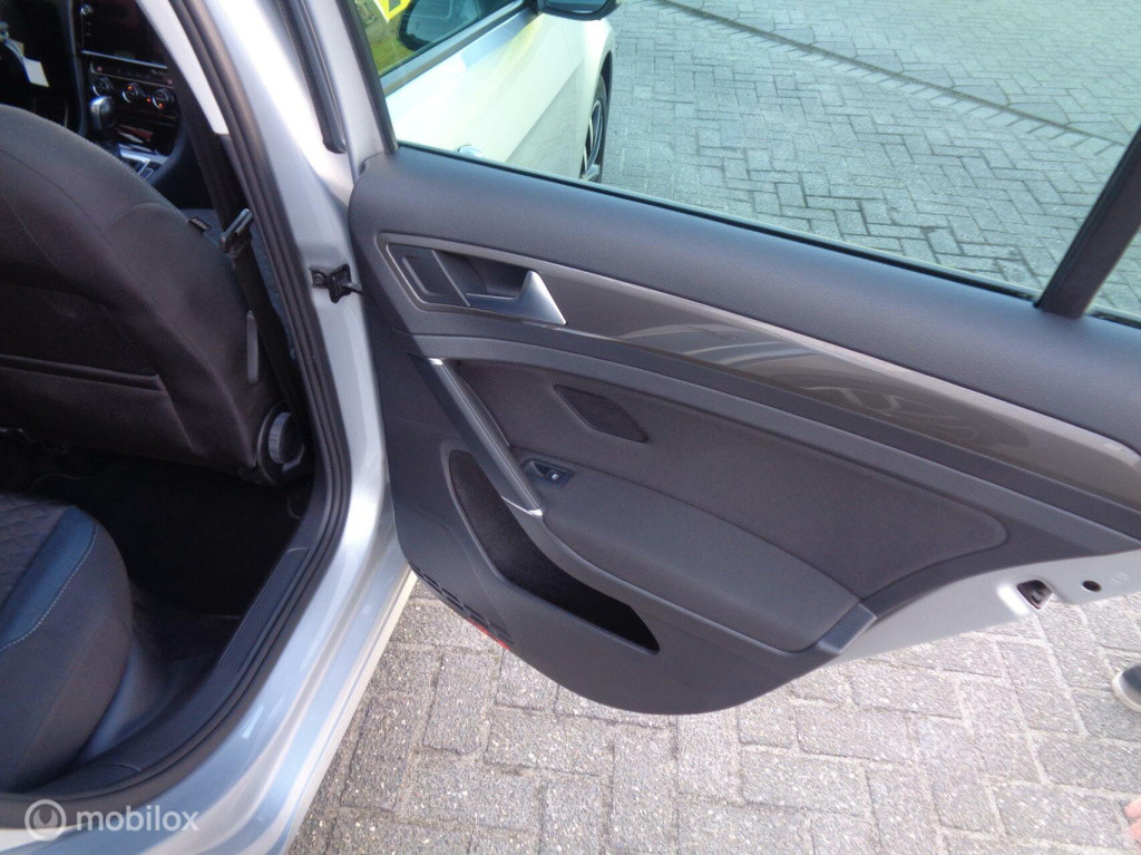 Volkswagen Golf 1.5 tsi iq-drive/airco/ecc/panorama dak/led/navi/carplay/lm