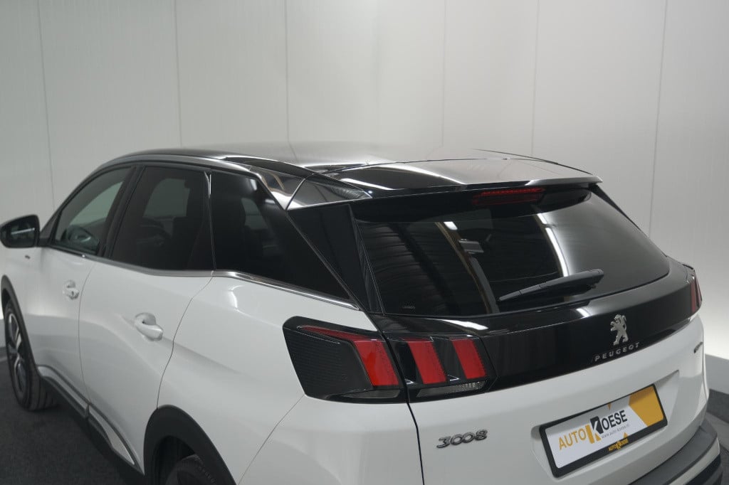 Peugeot 3008 puretech 130 gt-line | camera | dodehoekdetectie | navigatie |