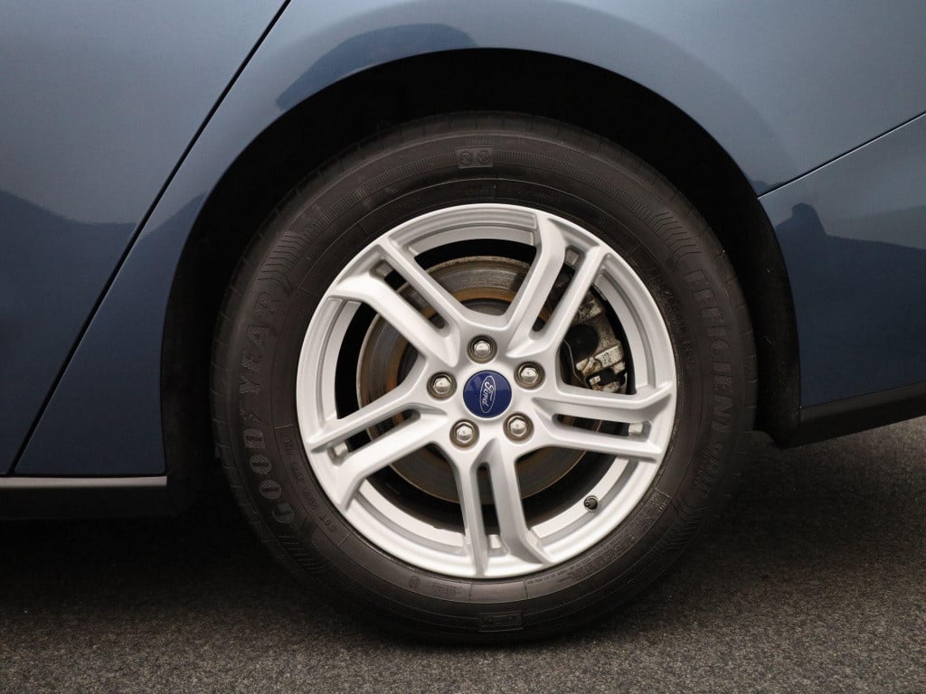 Ford Focus wagon 1.0 ecoboost hybrid trend edition business | lmv | camera 