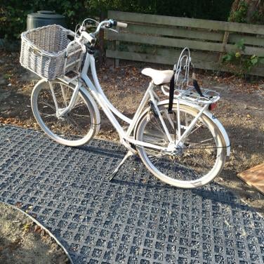 Creme kleurige batavas diva fiets