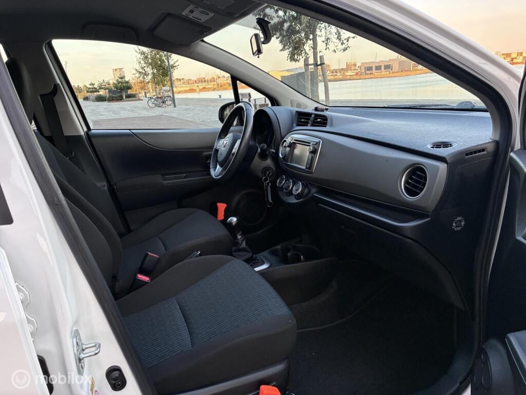 Toyota Yaris, 1.0 VVT-i Aspiration Airco Navi km101.147 Nap 5Deurs BJ2011