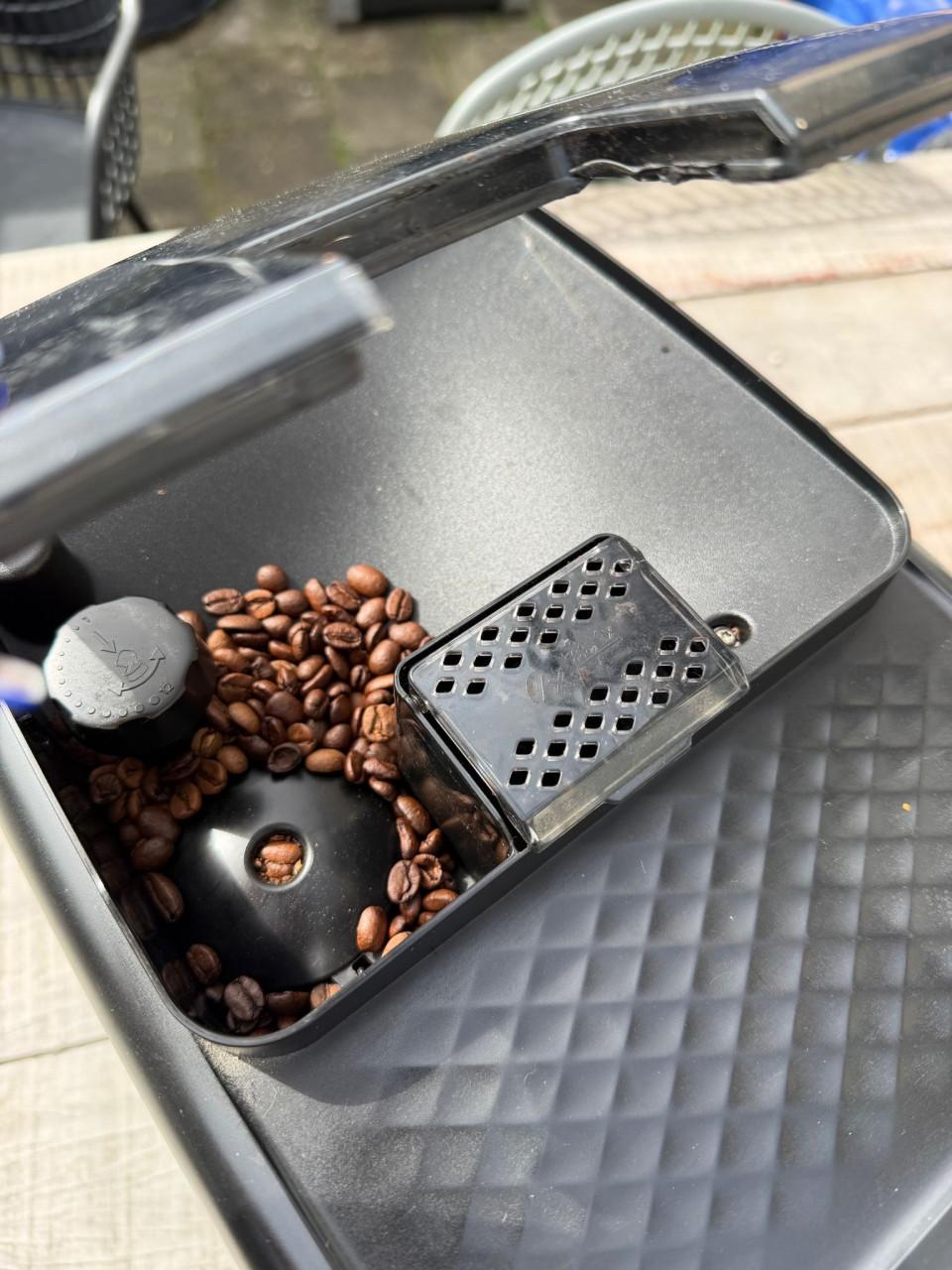 Koffiemachine Philips EP2220 ( gratis melkschuimer erbij)