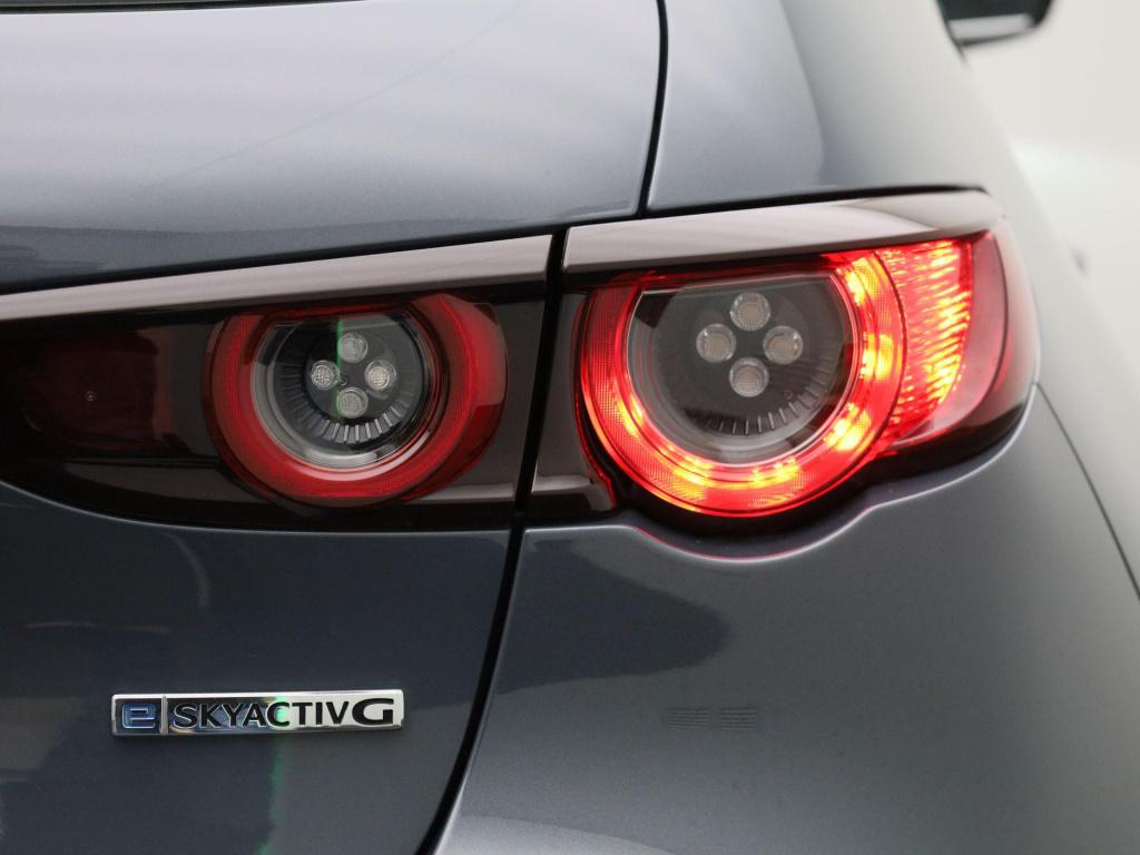 Mazda 3 2.0 e-skyactiv-g m hybrid 122 luxury | automaat | bose | apple carp