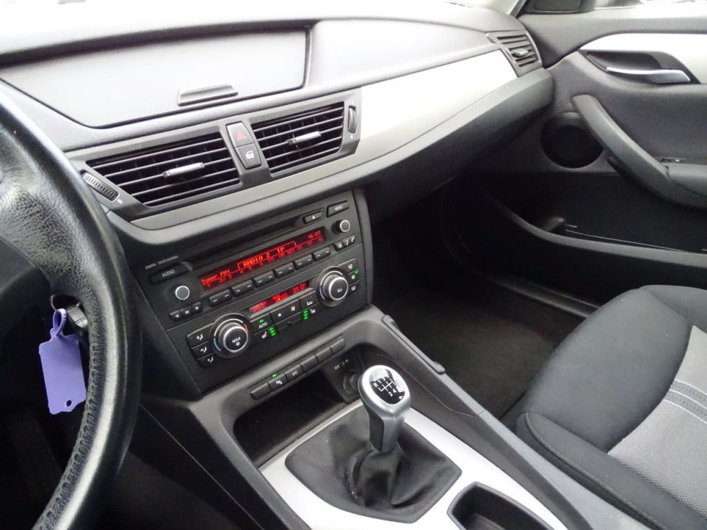 BMW X1 sdrive18i executive | bluetooth | stoelverwarming | 18"