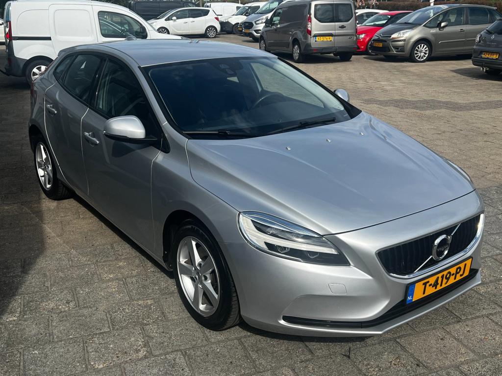 Volvo V40 2.0 t2 momentum, navi, afn. trekhaak enz...