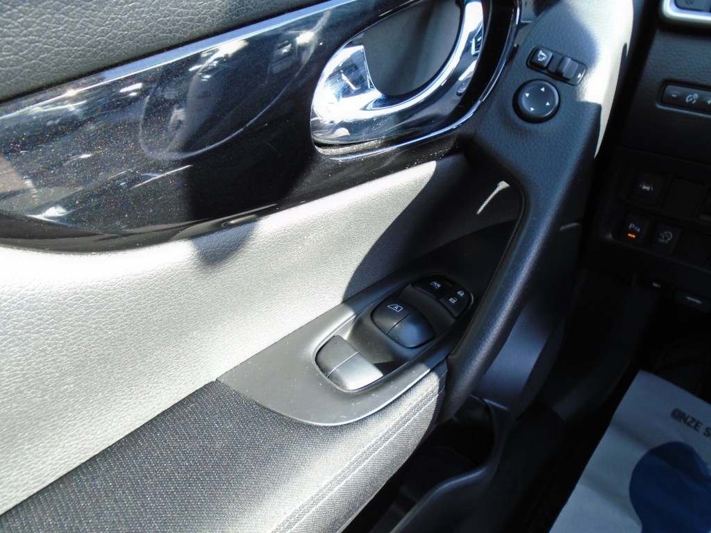 Nissan Qashqai 1.2 n-connecta