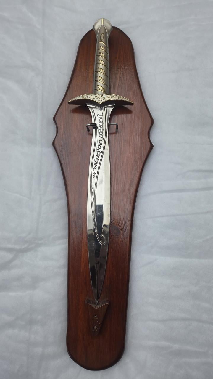 Lord of the Rings Sting Zwaard met Houten Plaque