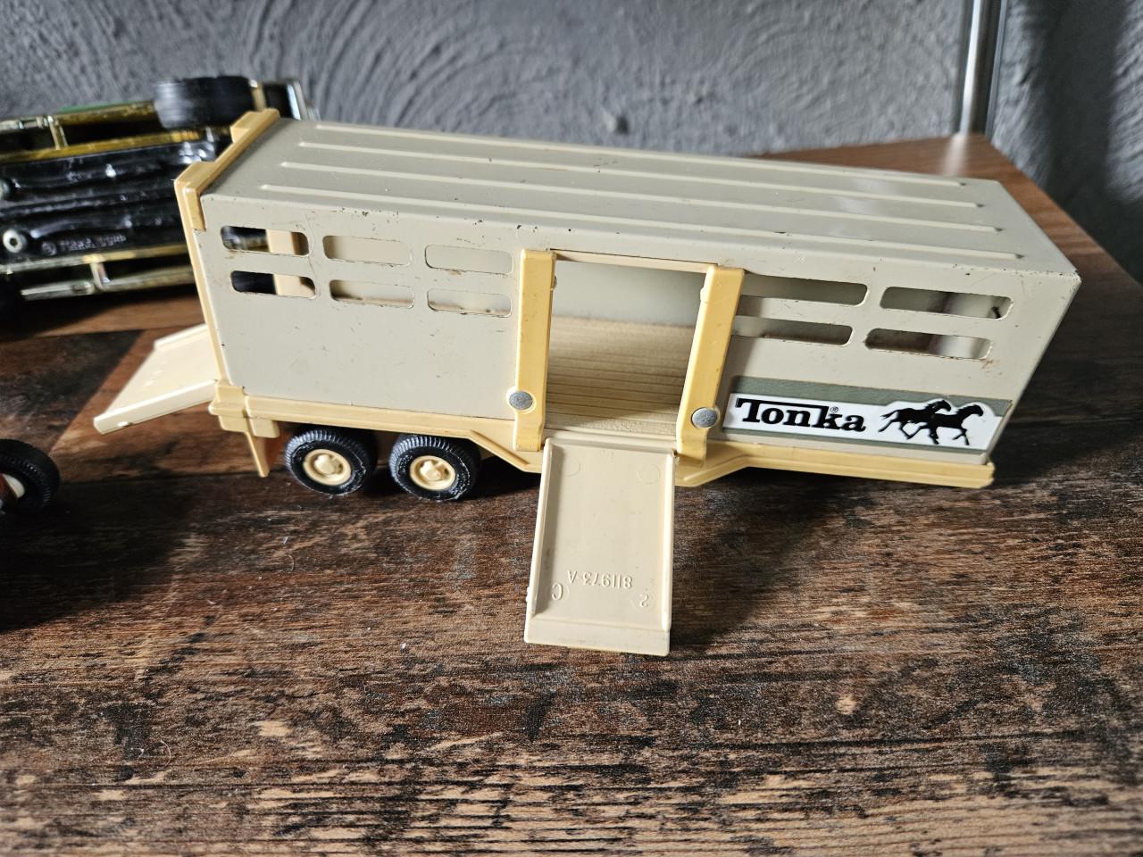 Vintage Tonka pick up en tonka Truck met Paardentrailer