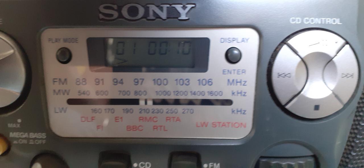 Sony draagbare radio cd cassete speler nieuw staat