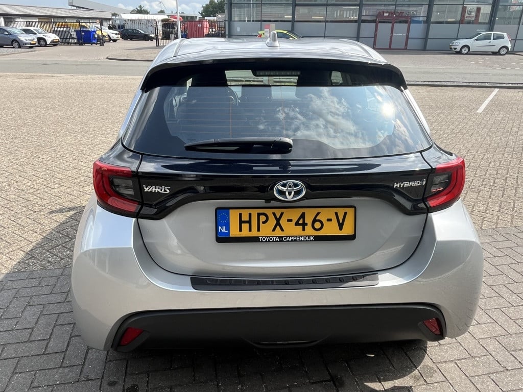 Toyota Yaris 1.5 hybrid dynamic | navi | camera |