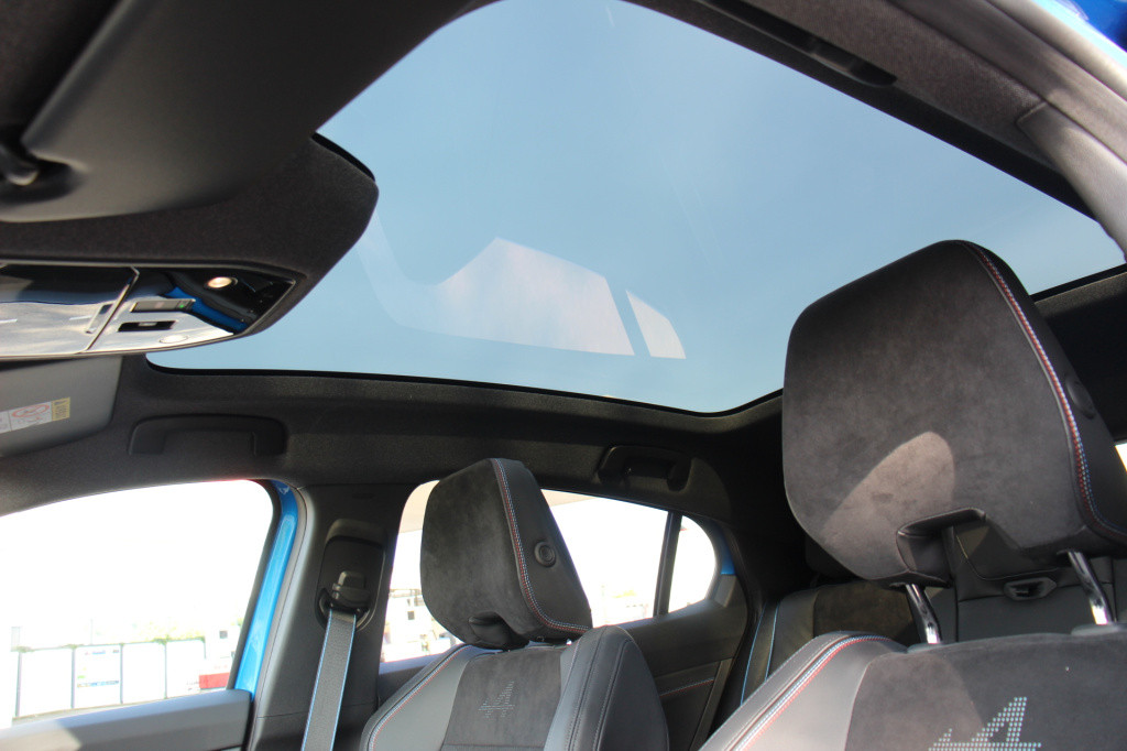 Renault Rafale e-tech hybrid 200 esprit alpine - demo - pack around vieuw  