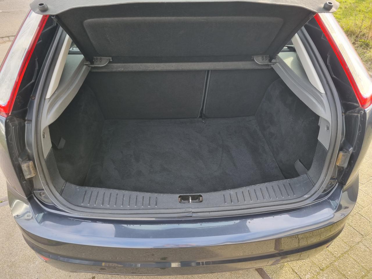 Ford Focus 1.6 Titanium | Automaat | Luxe uitvoering!