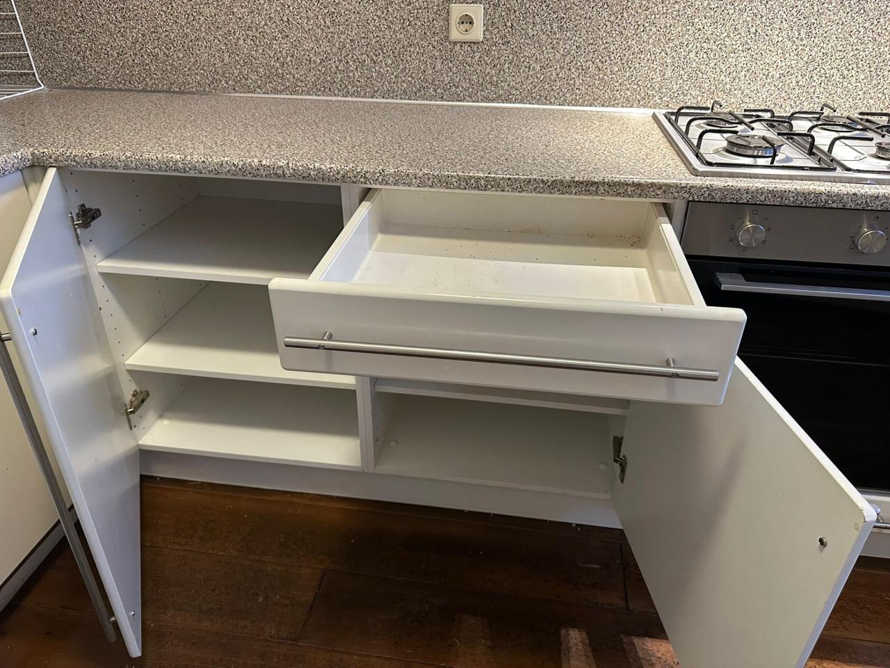 Gratis keuken (zelf eruit halen met apparatuur)