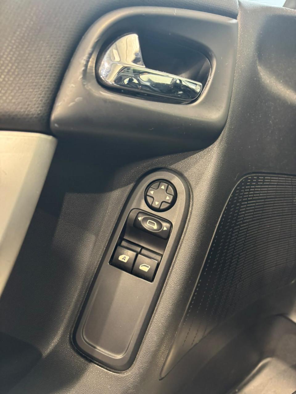 Citroen C3 1.4 vti ligne business airco - trekhaak - panorama - lichtmetaal
