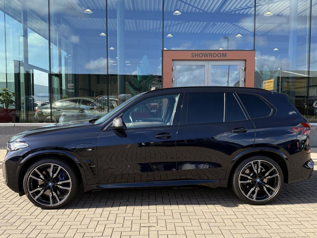 BMW X5 xdrive50e m-sport | carbon | pano | memory | stoelverwarming / verko