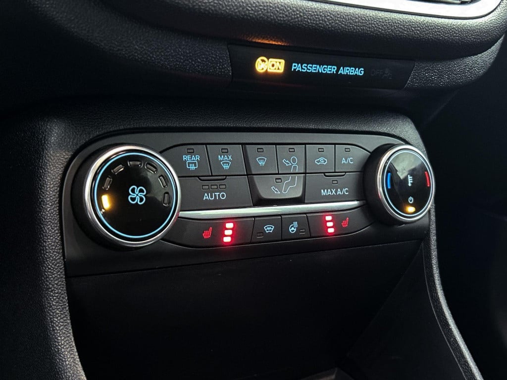 Ford Fiesta 1.0 ecoboost hybrid titanium x winterpack | navigatie | airco |