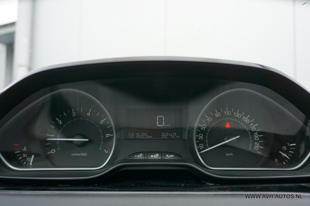 Peugeot 208 1.2 puretech blue lion