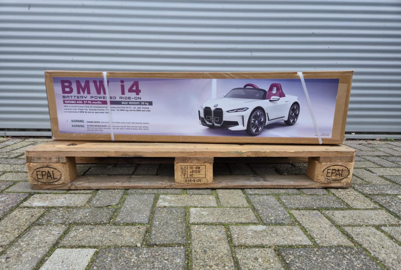 Nieuwe elektrische kinderauto BMW i4 12v (Zwart)