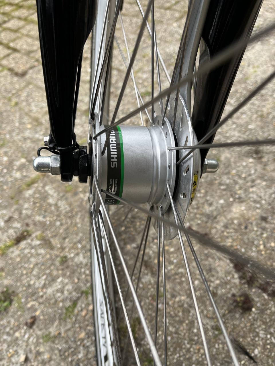 Dames fiets City Star 8 versn trom-rem verlichting Uit de Gazelle familie..