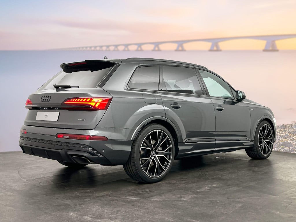 Audi Q7 pro line s 55 tfsi e 290 kw / 394 pk suv 8 versn.