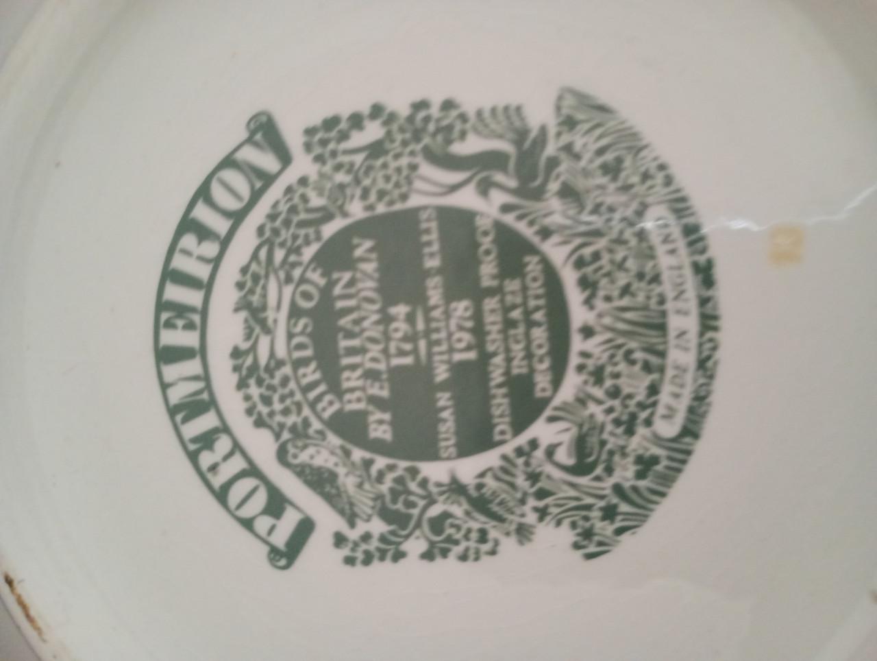 Schaal met vogelafbeeldingen