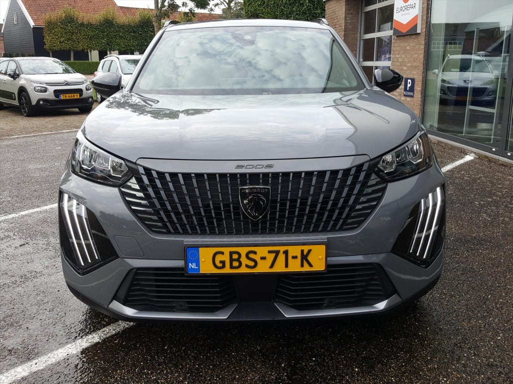 Peugeot 2008 1.2 puretech 100pk allure | navigatie | bluetooth | applecarpl