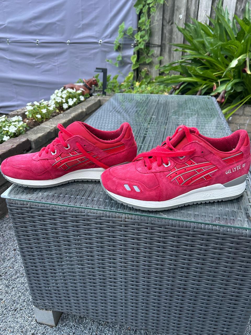 Asics rood maat 42,5 Zo goed als nieuw