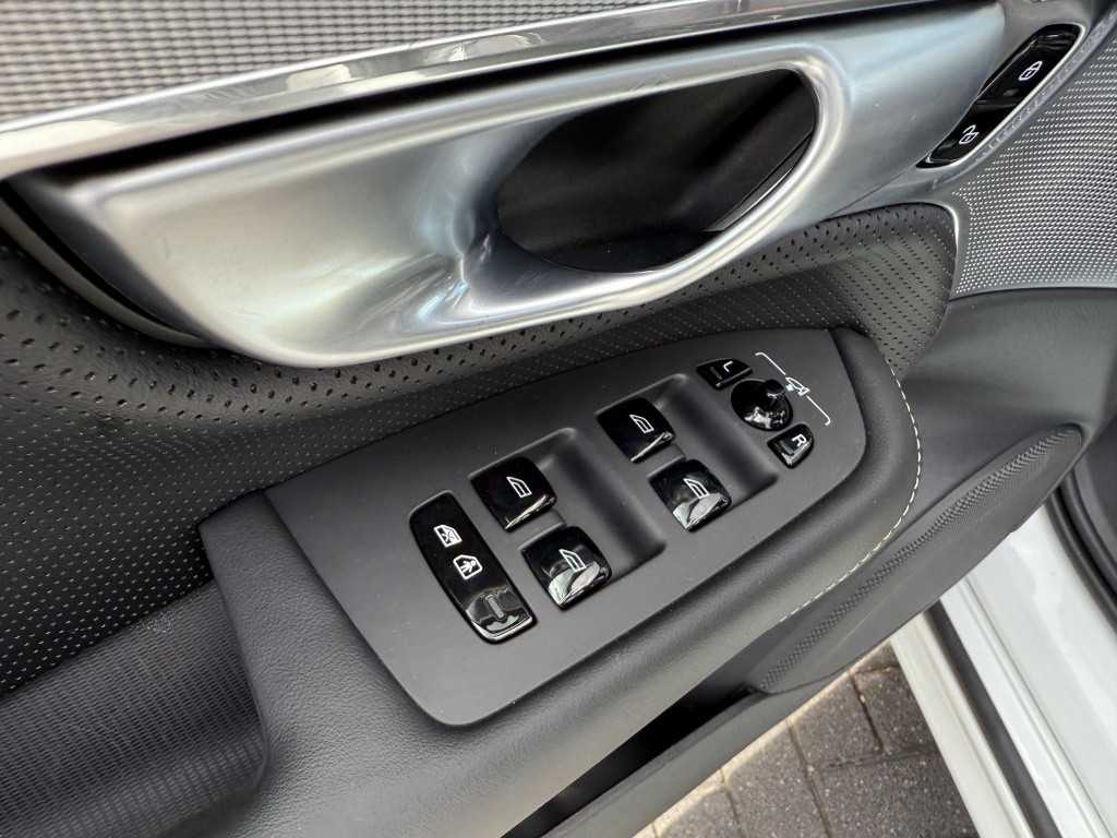 Volvo XC90 t8 455pk recharge ultra dark| full options ! luchtvering b&w sou