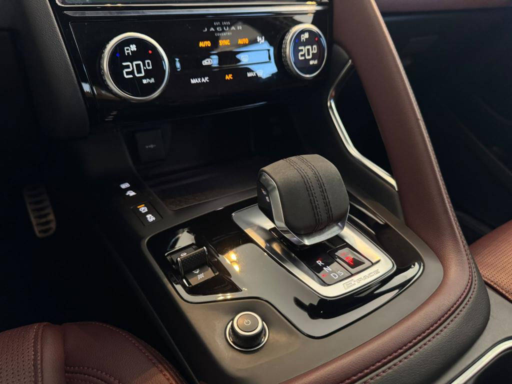Jaguar E-pace 1.5 p300e awd r-dynamic s