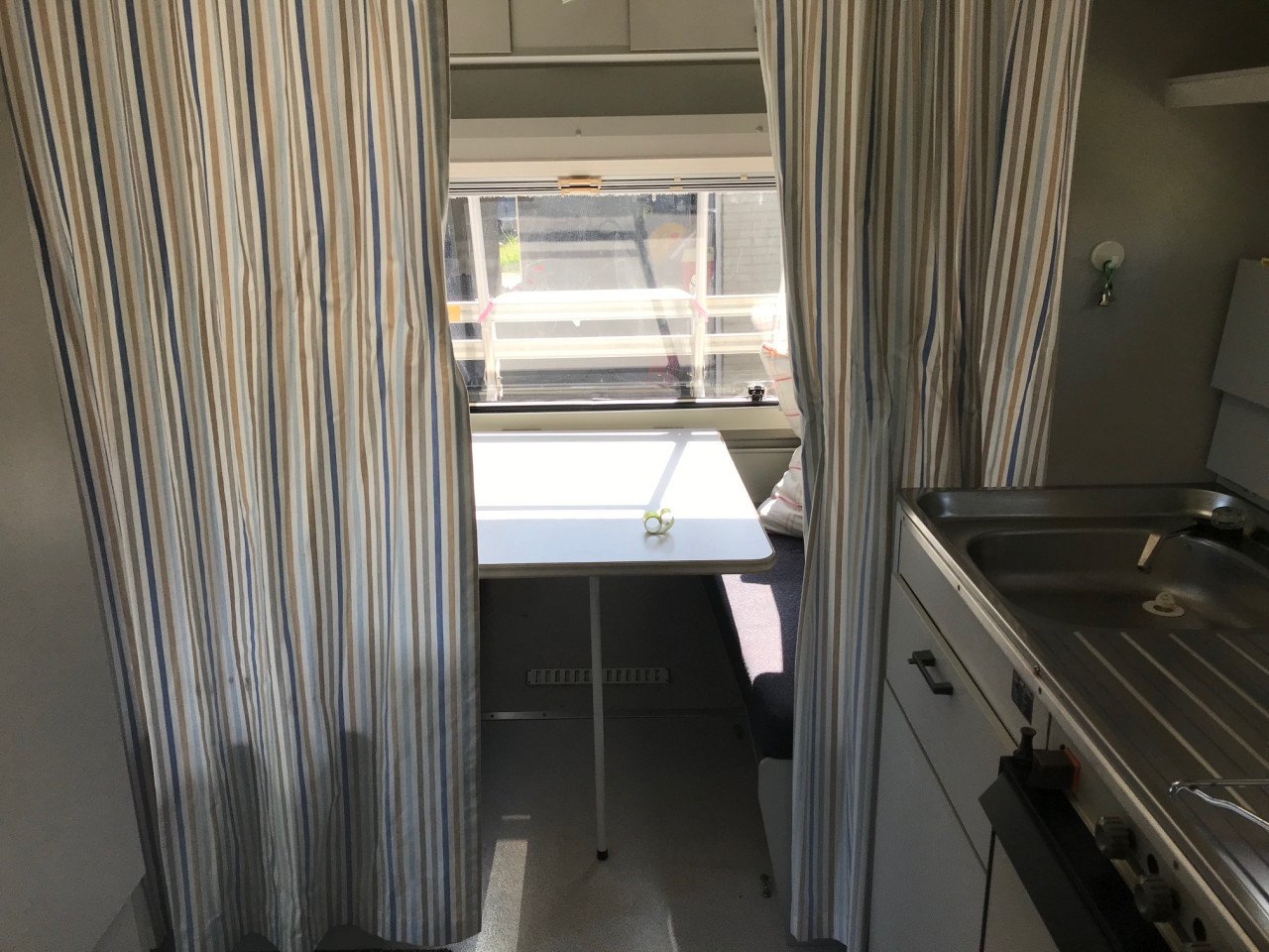 Kip touring 40 met mover en accessoires