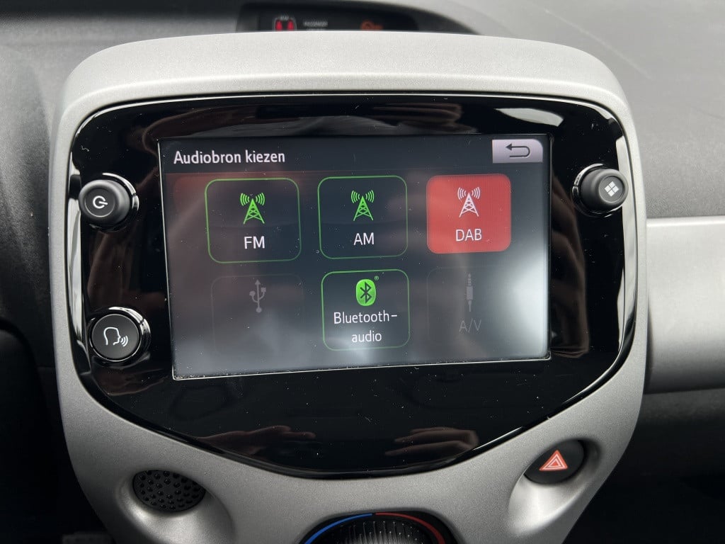 Toyota Aygo 1.0 vvt-i x-play