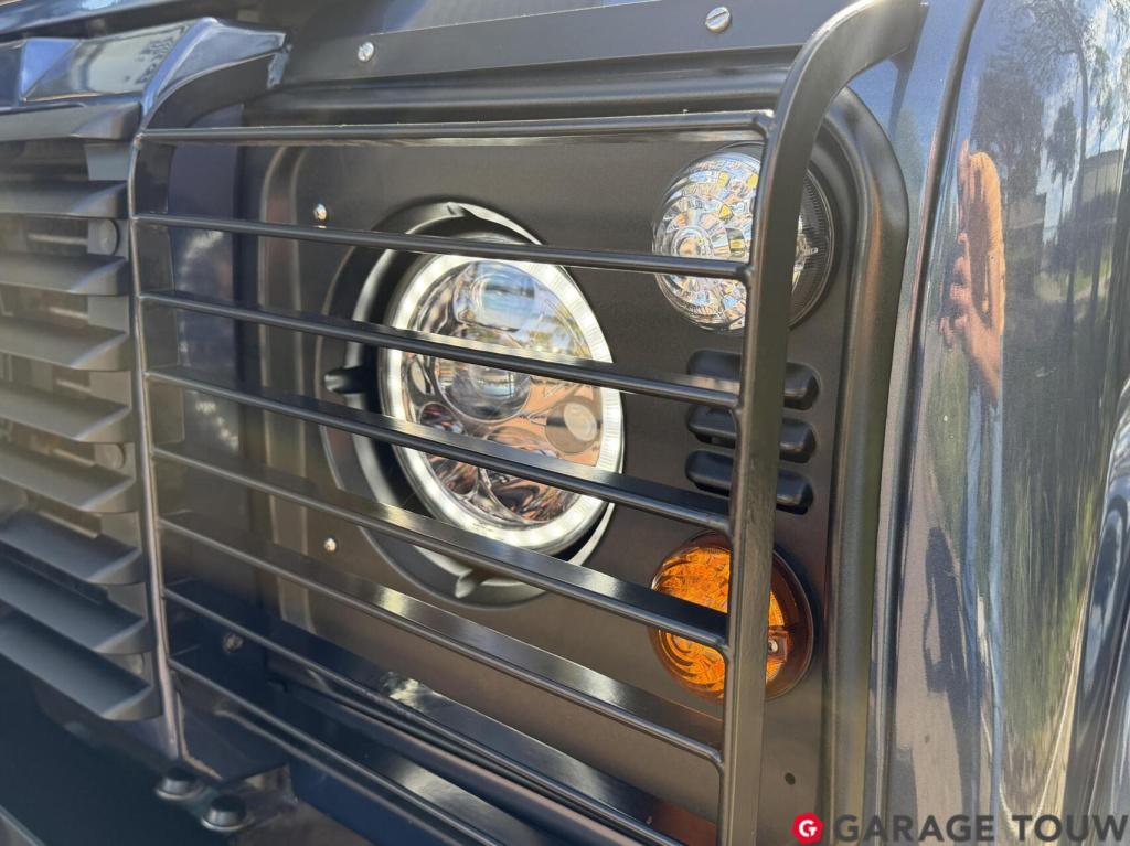 Land Rover Defender 2.4 td 90 sw se