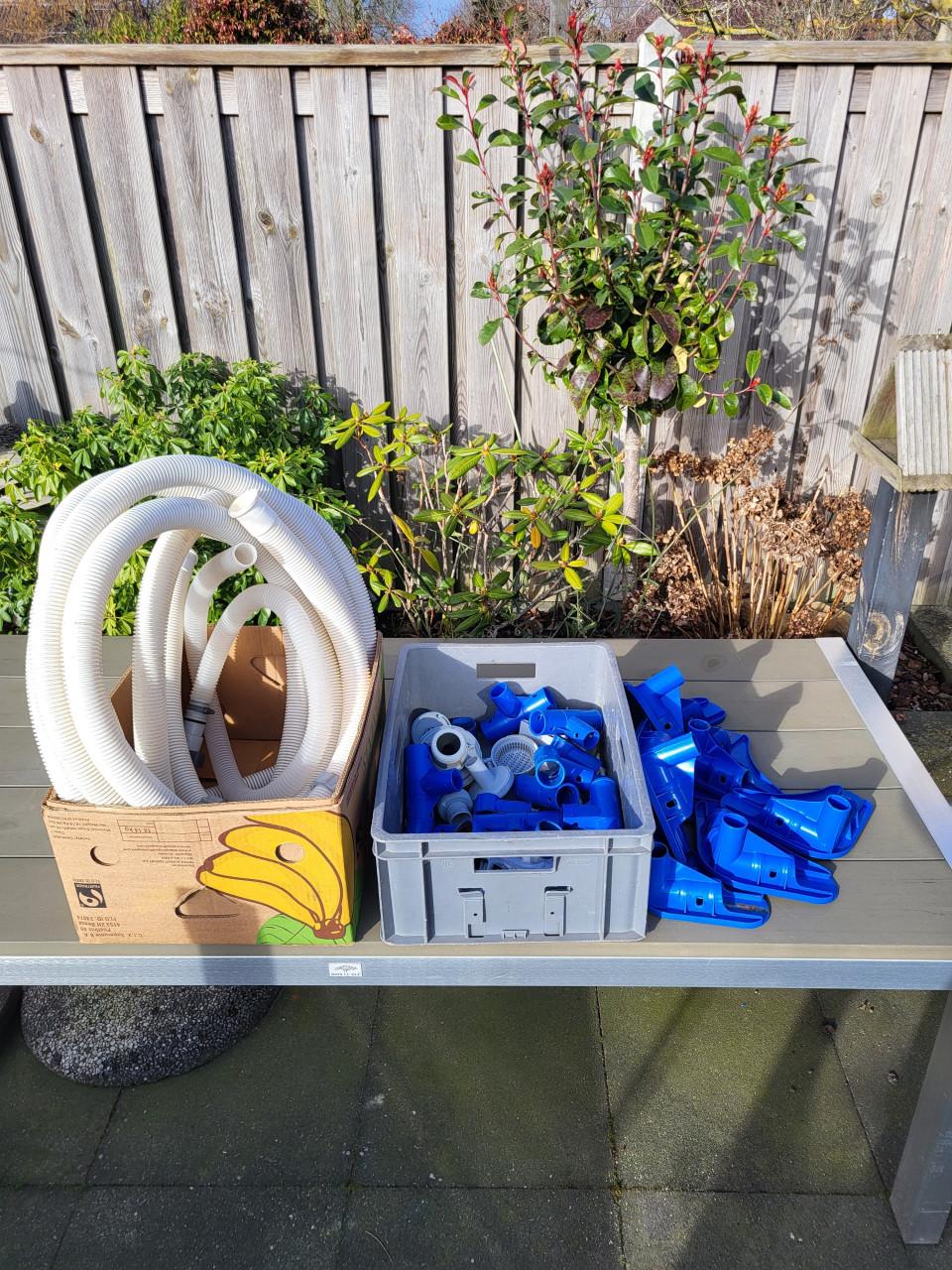 Zwembad met filterinstallatie