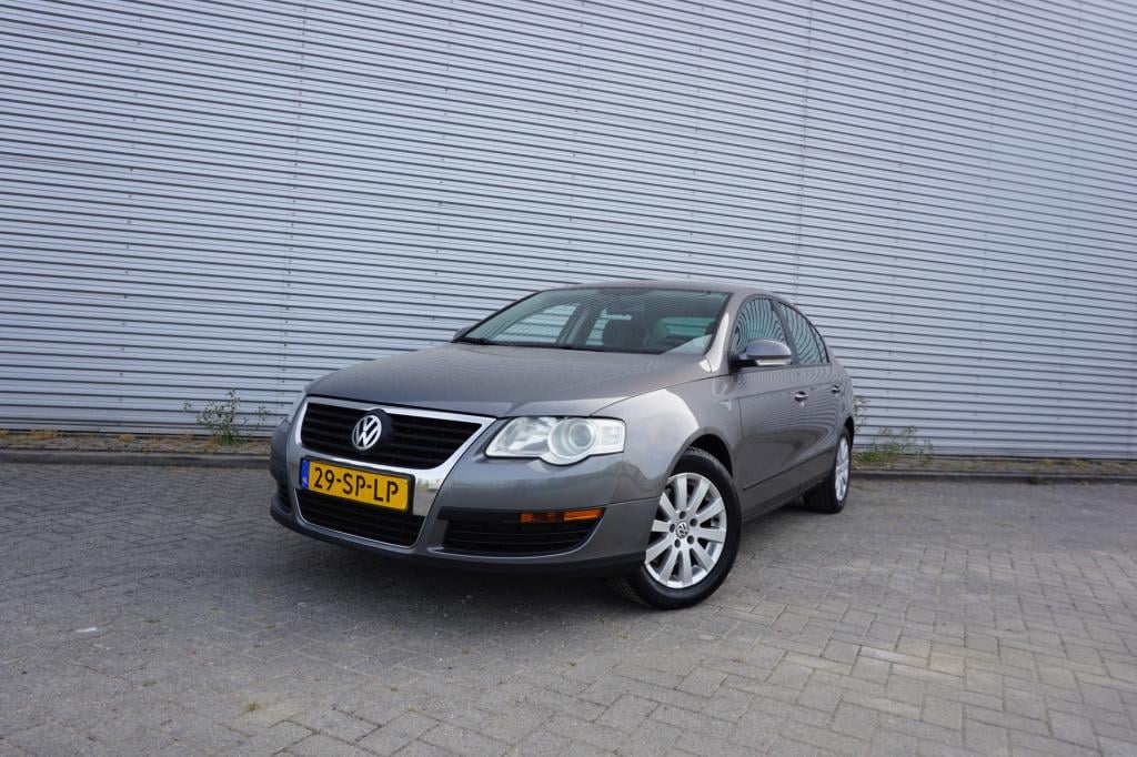 Volkswagen Passat 2.0 fsi trendline airco / cruise / elektr. ramen / trekha