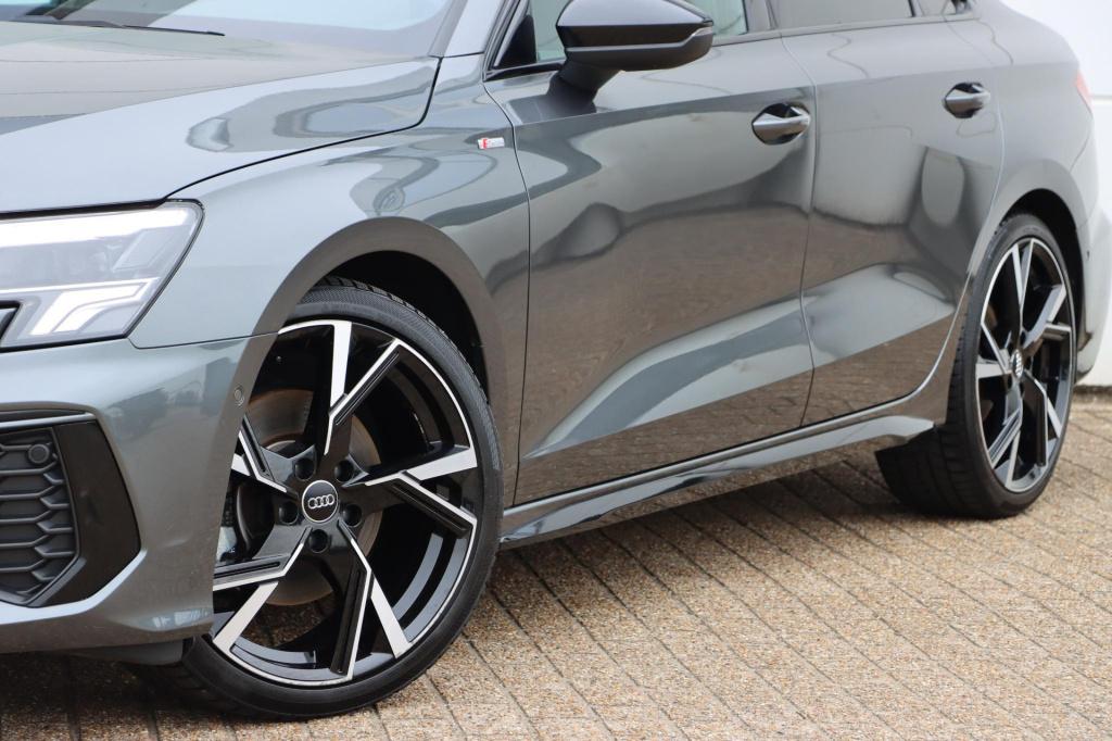 Audi A3 limousine 35 tfsi s-line edition 150pk s-tronic