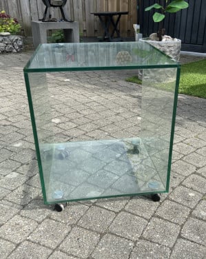 Bijzettafel glas op wielen