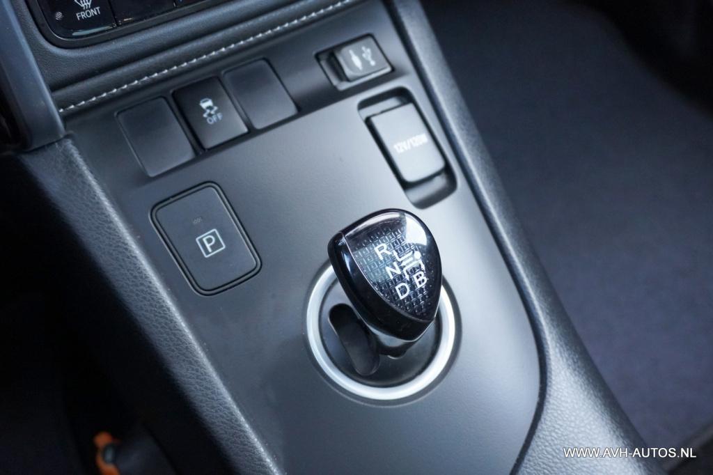 Toyota Auris touring sports 1.8 hybrid lease